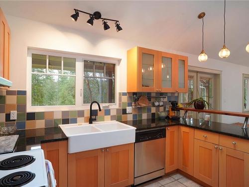 321 Stark Rd, Salt Spring, BC 