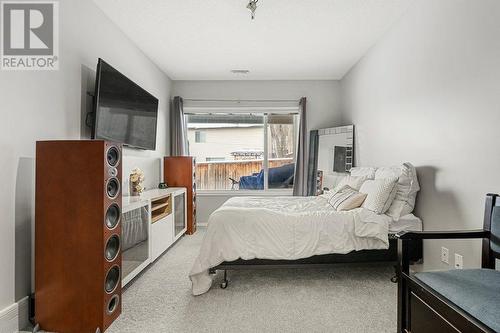 9 Royal Birch Close Nw, Calgary, AB - Indoor Photo Showing Bedroom