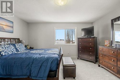 9 Royal Birch Close Nw, Calgary, AB - Indoor Photo Showing Bedroom