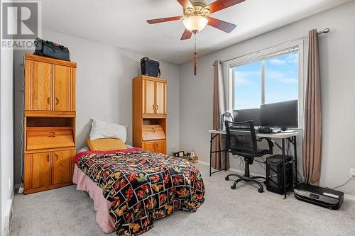 9 Royal Birch Close Nw, Calgary, AB - Indoor Photo Showing Bedroom