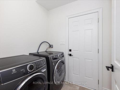 55 Shelson Pl, Georgina, ON - Indoor Photo Showing Laundry Room