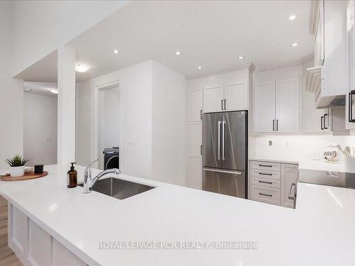 55 Shelson Pl, Georgina, ON - Indoor Photo Showing Kitchen