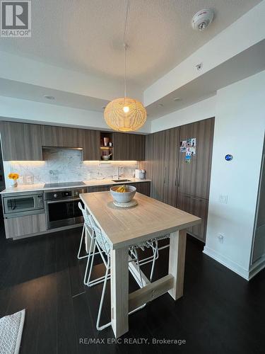 3602 - 17 Bathurst Street, Toronto, ON - Indoor Photo Showing Kitchen