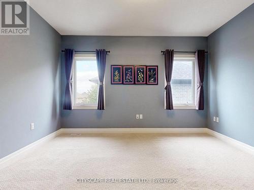 300 Deerfoot Trail, Waterloo, ON - Indoor Photo Showing Other Room