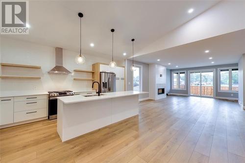 195 Essex Street, Sarnia, ON - Indoor Photo Showing Kitchen With Upgraded Kitchen