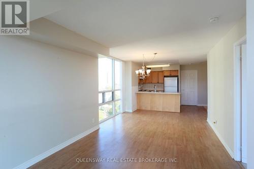 803 - 68 Grangeway Avenue, Toronto, ON - Indoor Photo Showing Kitchen