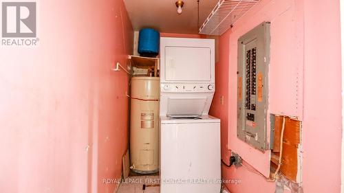 947 Gilmore Avenue, Innisfil, ON - Indoor Photo Showing Laundry Room