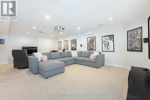 522 Larkspur Lane, Burlington, ON - Indoor Photo Showing Living Room