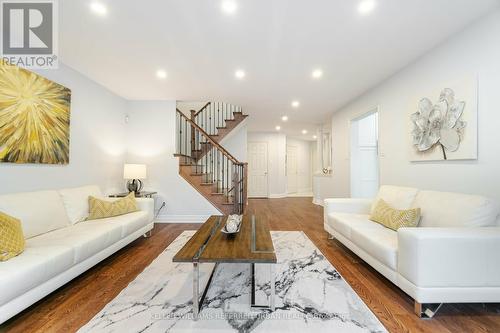 522 Larkspur Lane, Burlington, ON - Indoor Photo Showing Living Room