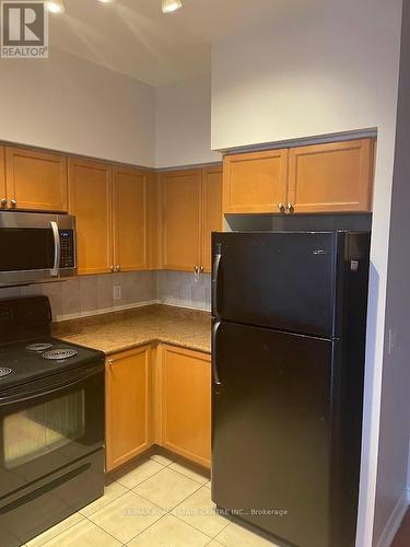 2910 - 4080 Living Arts Drive, Mississauga, ON - Indoor Photo Showing Kitchen