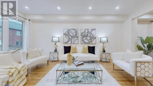 51 Drum Street, Whitchurch-Stouffville, ON - Indoor Photo Showing Living Room