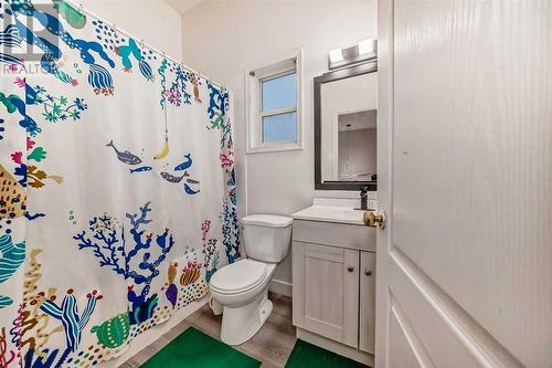 191 Saddleback Road Ne, Calgary, AB - Indoor Photo Showing Bathroom