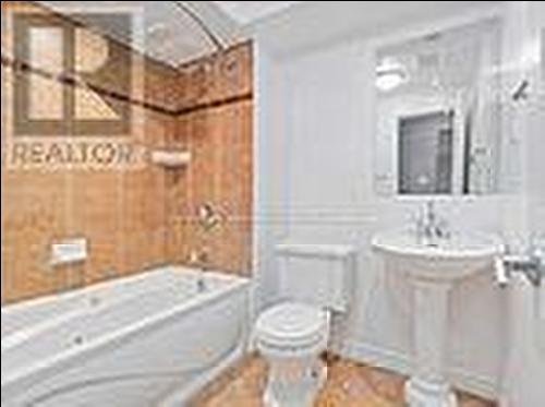 Upper - 62 Rosedale Avenue W, Brampton, ON - Indoor Photo Showing Bathroom