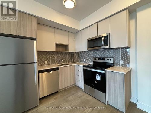 708 - 204 Burnhamthorpe Road E, Mississauga, ON - Indoor Photo Showing Kitchen With Stainless Steel Kitchen