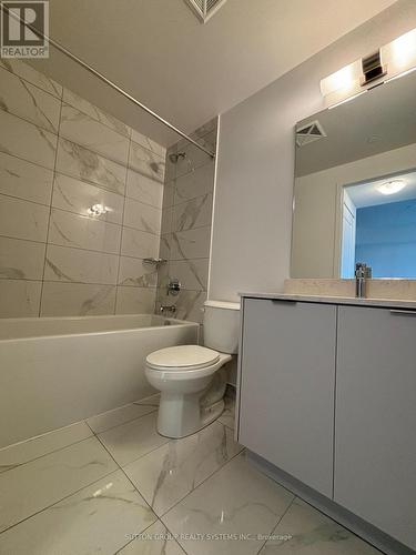 708 - 204 Burnhamthorpe Road E, Mississauga, ON - Indoor Photo Showing Bathroom