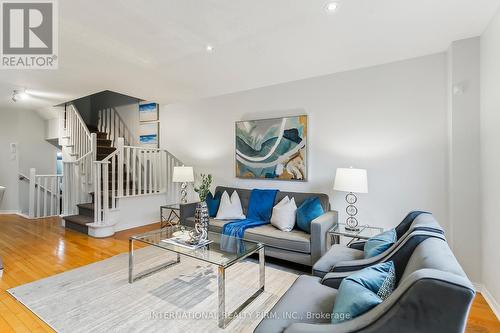 3309 Raindance Crescent, Mississauga, ON - Indoor Photo Showing Living Room