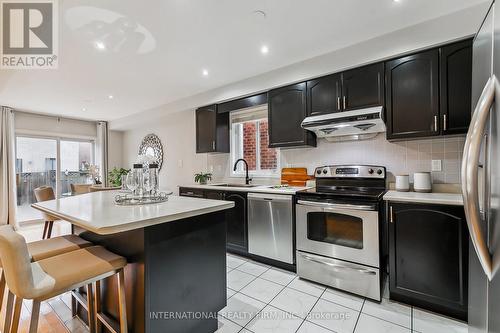 3309 Raindance Crescent, Mississauga, ON - Indoor Photo Showing Kitchen