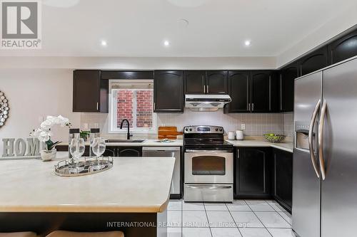 3309 Raindance Crescent, Mississauga, ON - Indoor Photo Showing Kitchen