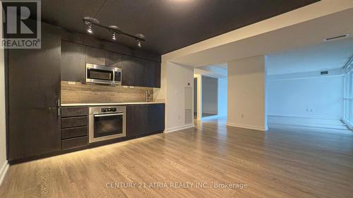 922 - 10 Capreol Court, Toronto, ON - Indoor Photo Showing Kitchen