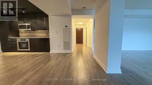 922 - 10 Capreol Court, Toronto, ON - Indoor Photo Showing Kitchen