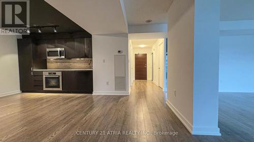 922 - 10 Capreol Court, Toronto, ON - Indoor Photo Showing Kitchen