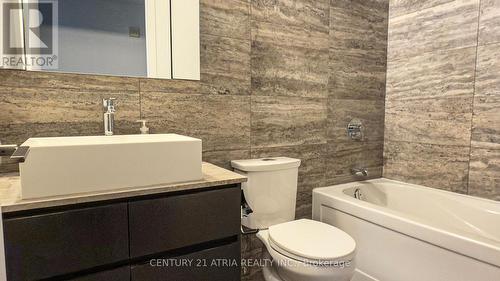 922 - 10 Capreol Court, Toronto, ON - Indoor Photo Showing Bathroom