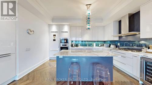 2201 - 88 Davenport Road, Toronto, ON - Indoor Photo Showing Kitchen With Upgraded Kitchen