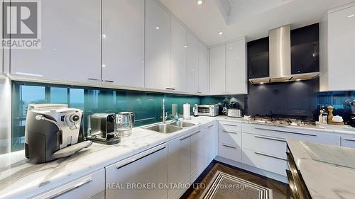 2201 - 88 Davenport Road, Toronto, ON - Indoor Photo Showing Kitchen With Double Sink