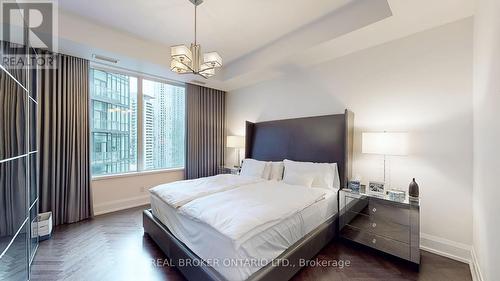 2201 - 88 Davenport Road, Toronto, ON - Indoor Photo Showing Bedroom