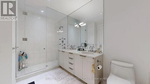 2201 - 88 Davenport Road, Toronto, ON - Indoor Photo Showing Bathroom