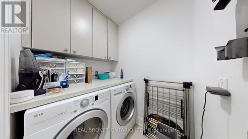 2201 - 88 Davenport Road, Toronto, ON - Indoor Photo Showing Laundry Room