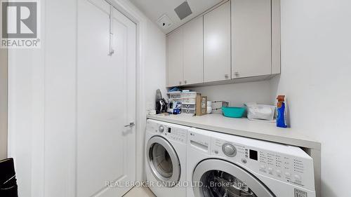 2201 - 88 Davenport Road, Toronto, ON - Indoor Photo Showing Laundry Room