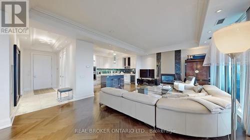 2201 - 88 Davenport Road, Toronto, ON - Indoor Photo Showing Living Room