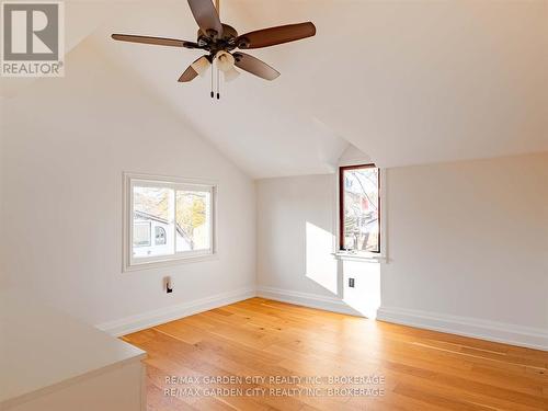 1076 Line Avenue, Pelham (662 - Fonthill), ON - Indoor Photo Showing Other Room