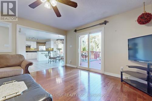 56 Sadot Court, Vaughan, ON - Indoor Photo Showing Living Room