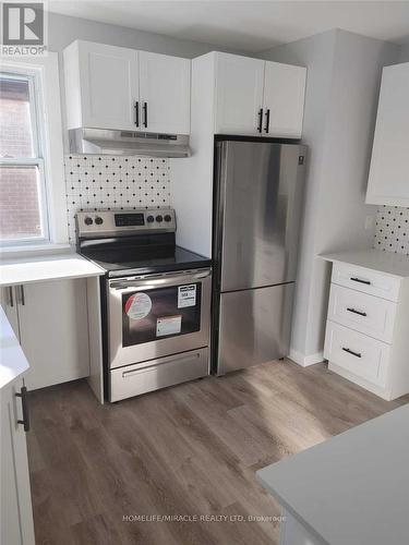 90 Queenston Crescent, London, ON - Indoor Photo Showing Kitchen With Stainless Steel Kitchen