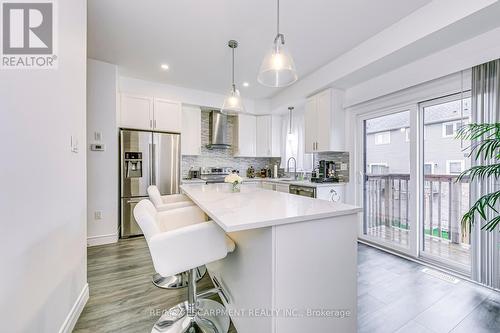 28 Barley Lane, Hamilton, ON - Indoor Photo Showing Kitchen With Stainless Steel Kitchen With Upgraded Kitchen