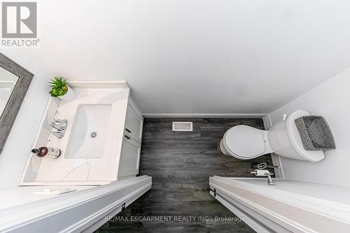 28 Barley Lane, Hamilton, ON - Indoor Photo Showing Bathroom