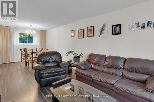 81 Glenforest Road, Brampton, ON - Indoor Photo Showing Living Room