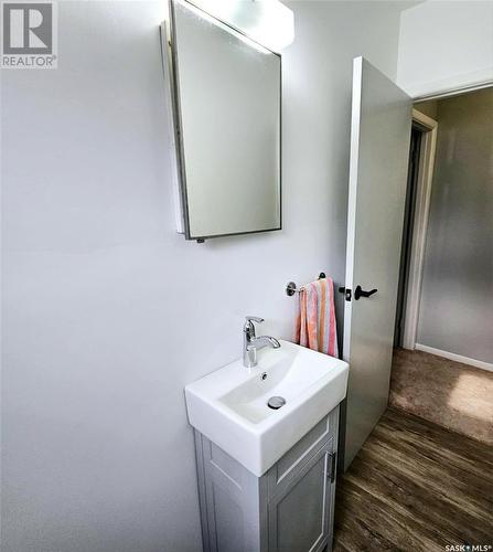 1029 Veterans Avenue, Esterhazy, SK - Indoor Photo Showing Bathroom