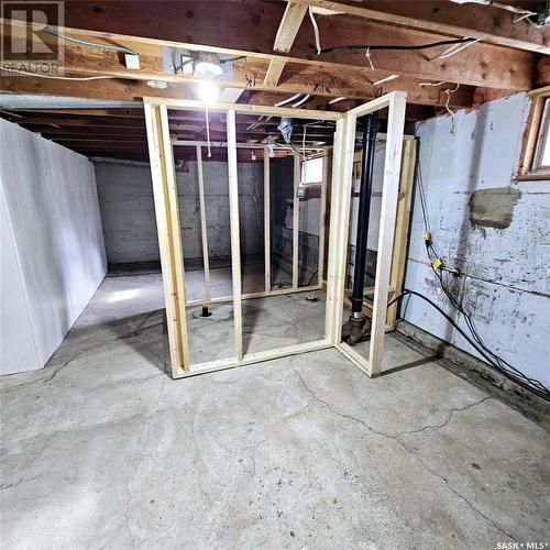 1029 Veterans Avenue, Esterhazy, SK - Indoor Photo Showing Basement