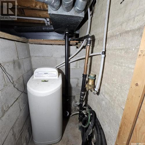 1029 Veterans Avenue, Esterhazy, SK - Indoor Photo Showing Basement