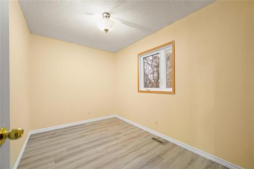 290 Kirkbridge Drive, Winnipeg, MB - Indoor Photo Showing Other Room