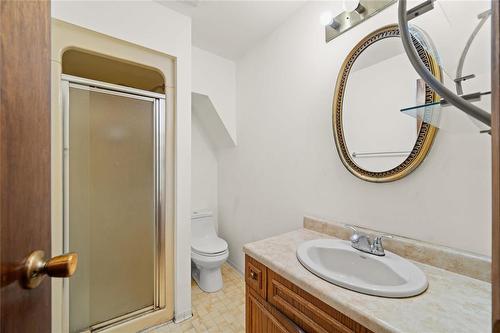 290 Kirkbridge Drive, Winnipeg, MB - Indoor Photo Showing Bathroom