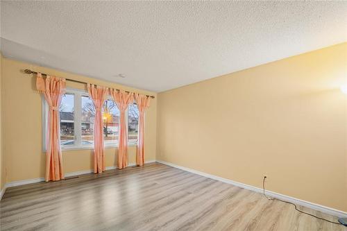 290 Kirkbridge Drive, Winnipeg, MB - Indoor Photo Showing Other Room