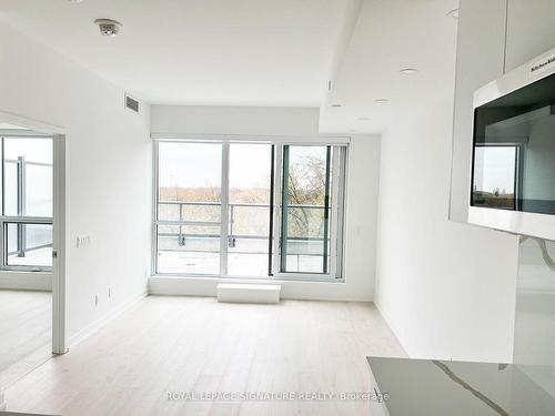 508-181 Sheppard Ave E, Toronto, ON - Indoor Photo Showing Other Room