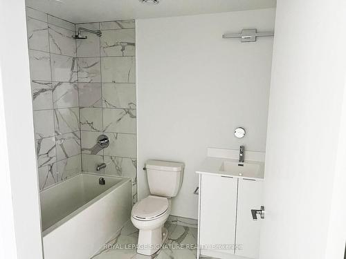 508-181 Sheppard Ave E, Toronto, ON - Indoor Photo Showing Bathroom