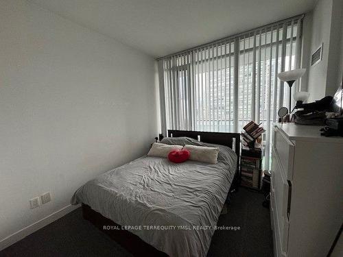 906-170 Fort York Blvd, Toronto, ON - Indoor Photo Showing Bedroom