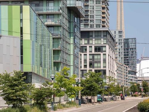 906-170 Fort York Blvd, Toronto, ON - Outdoor With Balcony With Facade