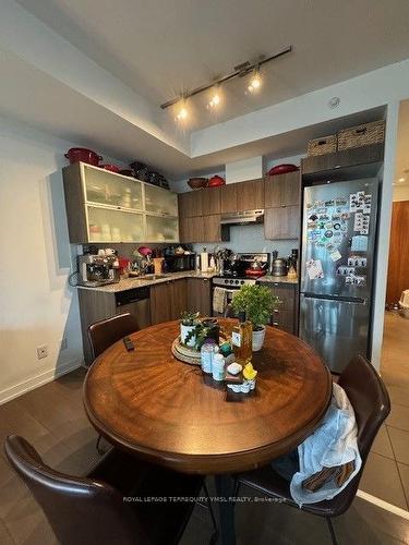 906-170 Fort York Blvd, Toronto, ON - Indoor Photo Showing Dining Room